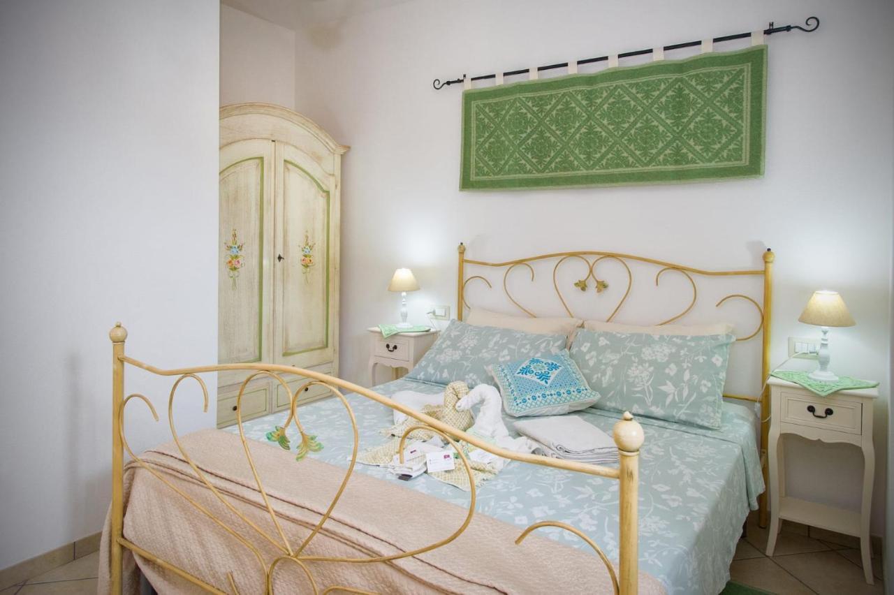 Holiday Room Sa Tebia Oristano Exterior foto